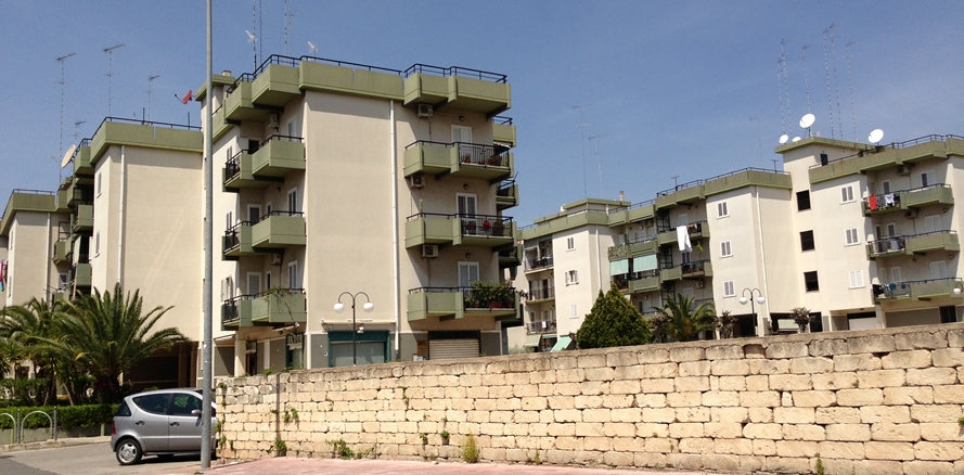 edificio-via-barijpg-1368801083